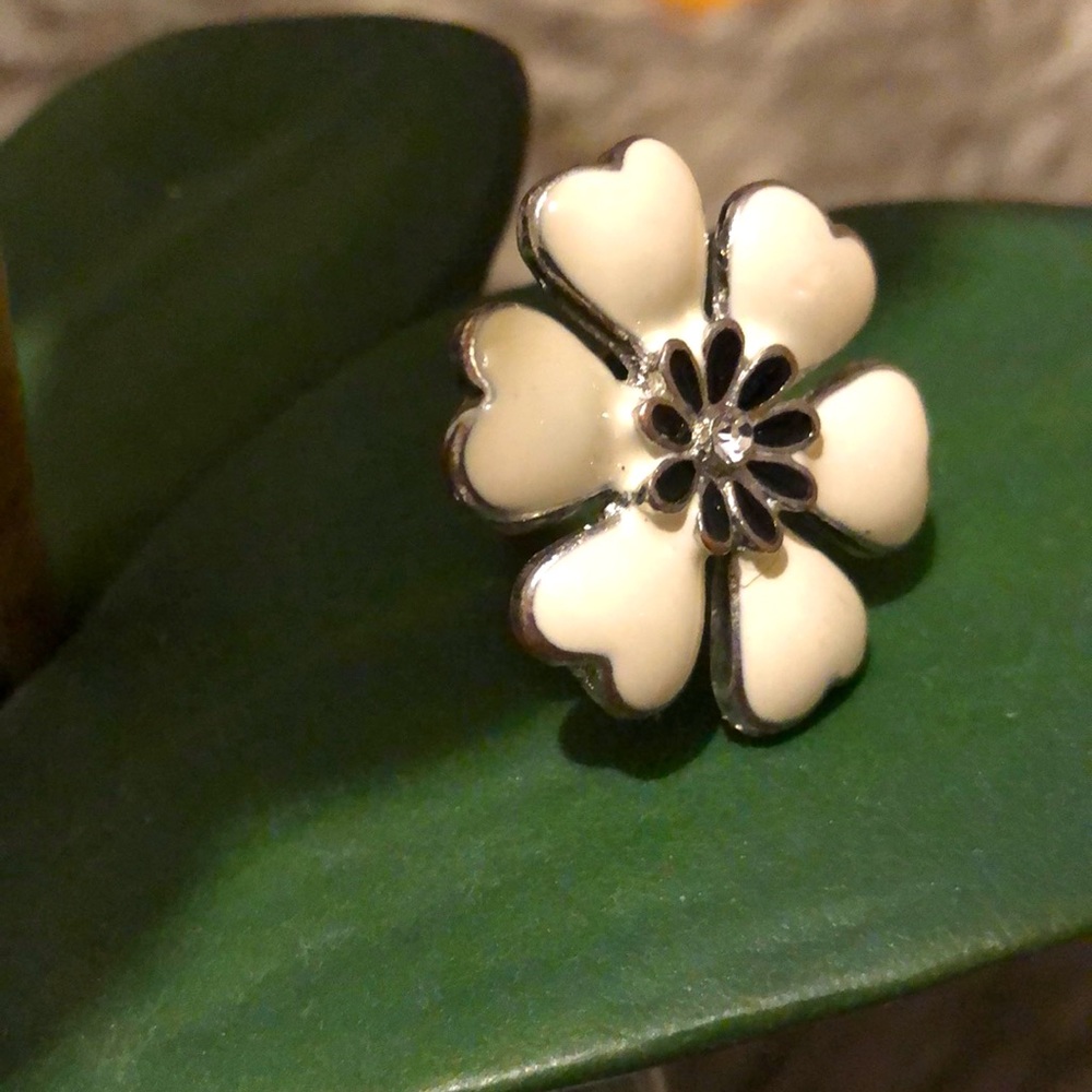 Flower ring